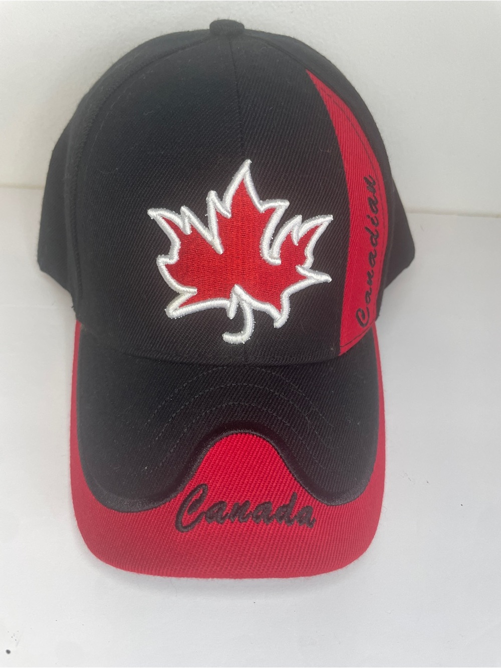 Canada Maple Leaf Black & Red Baseball Cap - Unbranded